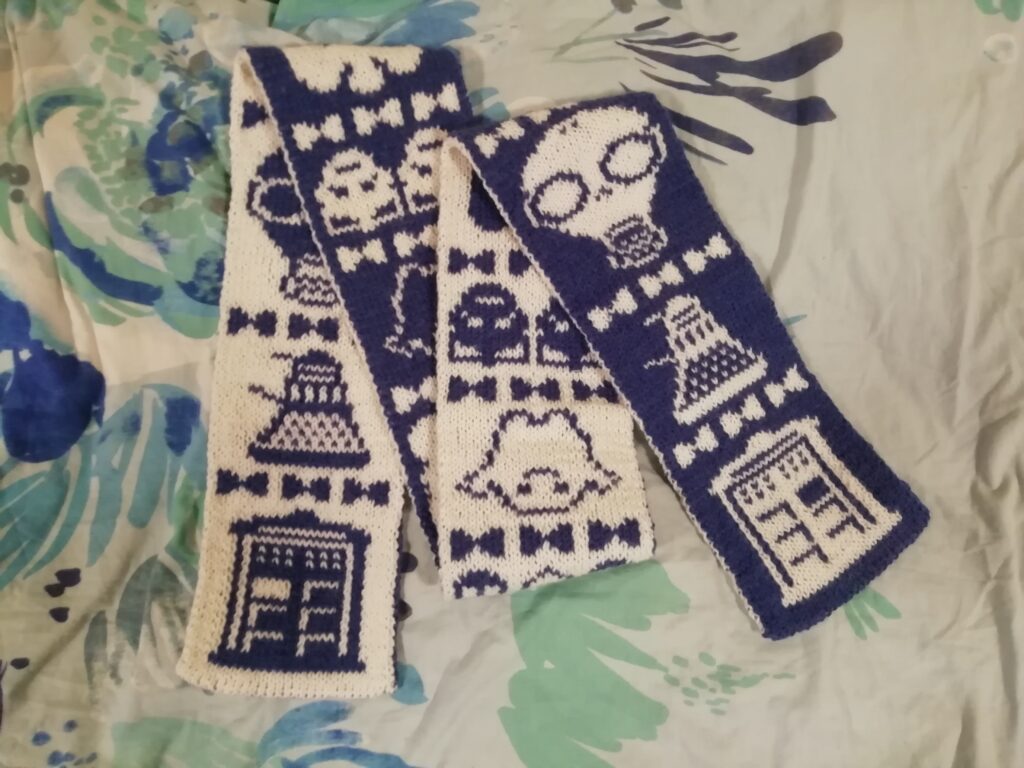 Doctor Who sümbolitega sall (1)